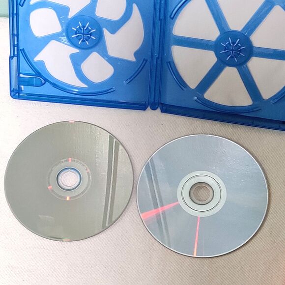 Baywatch (Blu-ray + DVD, 2017, Slipcover, EXPIRED Digital Code Included) Sleeve - Picture 10 of 11